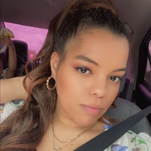 Meet your Posher, Adalee